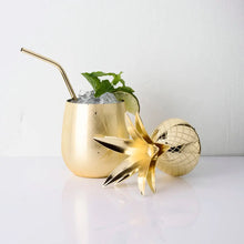 Carregar imagem no visualizador da galeria, 16oz Gold Pineapple Tumbler by Viski Viski
