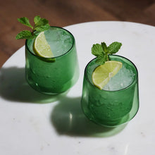 Carregar imagem no visualizador da galeria, Double Walled Aurora Tumblers in green (set of 2) by Viski Viski
