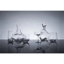 Cargar imagen en el visor de la galería, Faceted Crystal Liquor Decanter by Viski® Shefu choice
