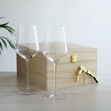 Lade das Bild in den Galerie-Viewer, Raye Crystal Angled Bordeaux Glasses &amp; Corkscrew Gift Box, Set of 3 Viski
