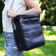 Charger l&#39;image dans la galerie, Cooler Backpack in Navy by Twine Living® Shefu choice
