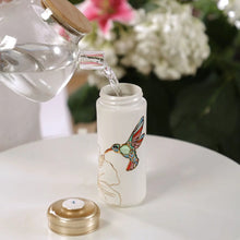 Lade das Bild in den Galerie-Viewer, The Hummingbird Travel Mug Shefu choice
