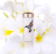 Lade das Bild in den Galerie-Viewer, The Hummingbird Travel Mug Shefu choice
